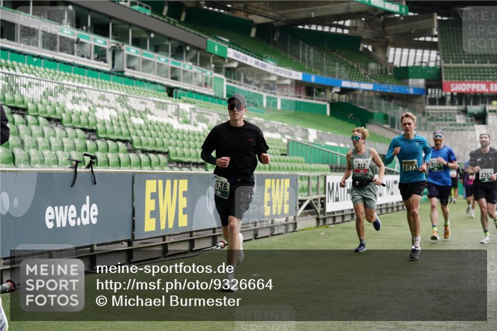 05.10.2025 - 20. swb-Marathon Bremen Michael Burmester http://msf.ph/oto/9326664 05.10.2025 12:49:52 Laufen im Stadion 150, 187, 217, 270, 287, 424, 511, 845, 939, 1257, 1388, 1535, 1609, 1707, 1727, 1876, 1904, 2044, 2356, 3124, 3259, 3353, 3544, 3738, 3885, 3960, 4006, 4318, 4367, 4438, 4870, 5118, 5894, 6214, 6216, 6281, 6431, 6619, 6805, 6877, 7647, 7987, 8216, 8401, 8536, 8873, 9118, 1195, 1654, 2119, 2594, 2988, 2990, 4385, 8630, 9114 meine-sportfotos.de