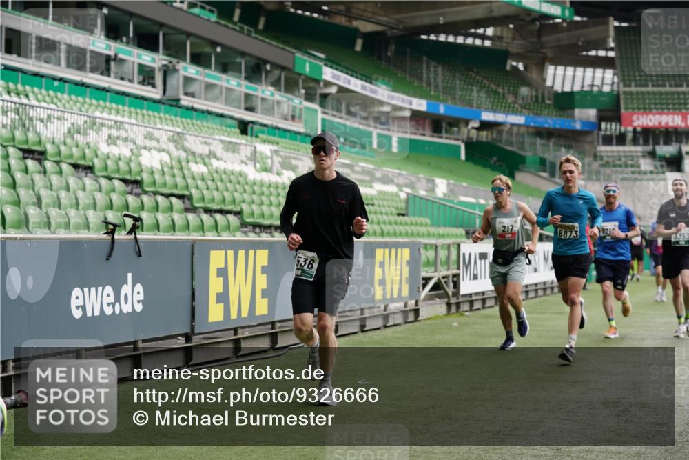 05.10.2025 - 20. swb-Marathon Bremen Michael Burmester http://msf.ph/oto/9326666 05.10.2025 12:49:52 Laufen im Stadion 150, 187, 217, 270, 287, 424, 511, 845, 939, 1257, 1388, 1535, 1609, 1707, 1727, 1876, 1904, 2044, 2356, 3124, 3259, 3353, 3544, 3738, 3885, 3960, 4006, 4318, 4367, 4438, 4870, 5118, 5894, 6214, 6216, 6281, 6431, 6619, 6805, 6877, 7647, 7987, 8216, 8401, 8536, 8873, 9118, 1195, 1654, 2119, 2594, 2988, 2990, 4385, 8630, 9114 meine-sportfotos.de
