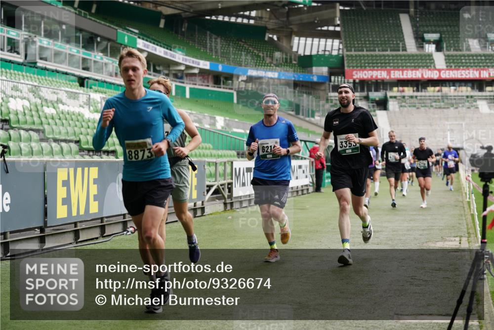 05.10.2025 - 20. swb-Marathon Bremen Michael Burmester http://msf.ph/oto/9326674 05.10.2025 12:49:54 Laufen im Stadion 150, 187, 217, 270, 287, 424, 511, 845, 939, 1257, 1388, 1535, 1609, 1707, 1727, 1876, 1904, 2044, 2356, 3124, 3259, 3353, 3544, 3738, 3885, 3960, 4006, 4318, 4367, 4438, 4870, 5118, 5894, 6214, 6216, 6281, 6431, 6619, 6805, 6877, 7647, 7987, 8216, 8401, 8536, 8873, 9118, 1195, 1654, 2119, 2594, 2988, 2990, 4385, 8630, 9114 meine-sportfotos.de