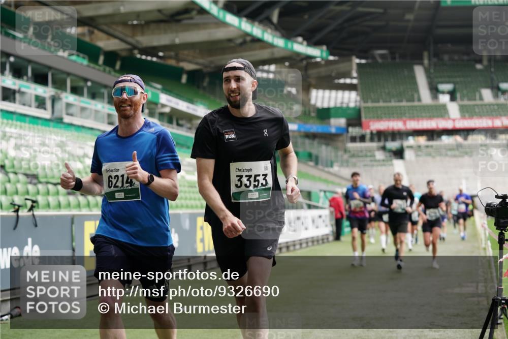 05.10.2025 - 20. swb-Marathon Bremen Michael Burmester http://msf.ph/oto/9326690 05.10.2025 12:49:55 Laufen im Stadion 150, 187, 217, 270, 287, 424, 511, 845, 939, 1257, 1388, 1535, 1609, 1707, 1727, 1876, 1904, 2044, 2356, 2721, 3124, 3259, 3353, 3544, 3738, 3885, 3960, 4006, 4318, 4367, 4438, 4870, 5118, 5894, 6214, 6216, 6281, 6431, 6619, 6805, 6877, 7647, 7963, 7987, 8216, 8401, 8536, 8873, 8907, 9118, 1195, 1654, 2119, 2594, 2988, 2990, 4385, 8630, 9114 meine-sportfotos.de
