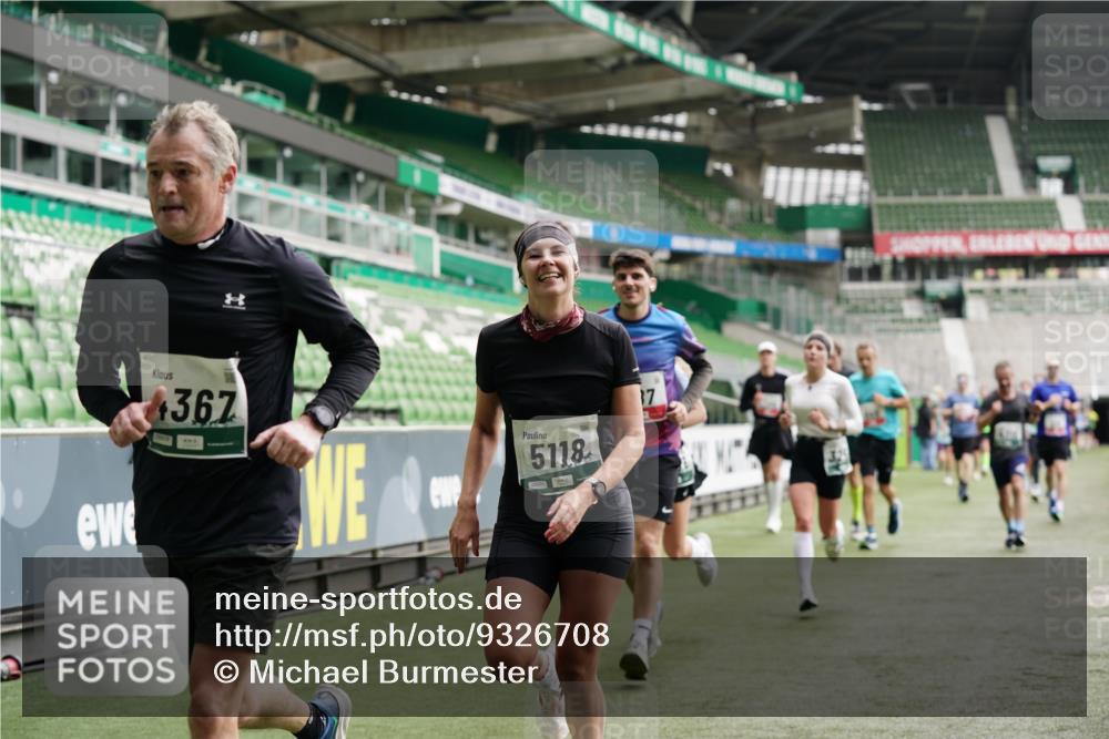 05.10.2025 - 20. swb-Marathon Bremen Michael Burmester http://msf.ph/oto/9326708 05.10.2025 12:50:00 Laufen im Stadion 150, 187, 217, 270, 287, 424, 511, 679, 845, 906, 939, 1257, 1388, 1535, 1609, 1707, 1727, 1876, 1904, 2044, 2356, 2721, 3259, 3353, 3544, 3738, 3885, 3960, 4006, 4318, 4367, 4438, 4870, 4938, 5118, 5389, 5873, 5894, 6214, 6216, 6281, 6431, 6619, 6717, 6805, 6877, 7647, 7826, 7963, 7987, 8401, 8536, 8873, 8907, 9118, 1654, 1727, 2119, 2594, 2988, 2990, 3124, 4385, 8216 meine-sportfotos.de