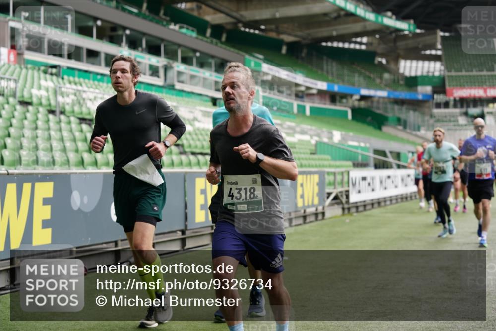 05.10.2025 - 20. swb-Marathon Bremen Michael Burmester http://msf.ph/oto/9326734 05.10.2025 12:50:04 Laufen im Stadion 150, 187, 217, 270, 287, 424, 511, 679, 736, 845, 906, 939, 1025, 1388, 1535, 1609, 1707, 1876, 1904, 2044, 2356, 2721, 3228, 3259, 3353, 3544, 3738, 3885, 3960, 4006, 4318, 4367, 4438, 4870, 4938, 5118, 5389, 5564, 5873, 5894, 6214, 6216, 6281, 6431, 6717, 6805, 7647, 7826, 7963, 7987, 8401, 8536, 8873, 8907, 9118, 1257, 1535, 1654, 1727, 2119, 2594, 2988, 2990, 3124, 4385, 6619, 6877, 8216 meine-sportfotos.de