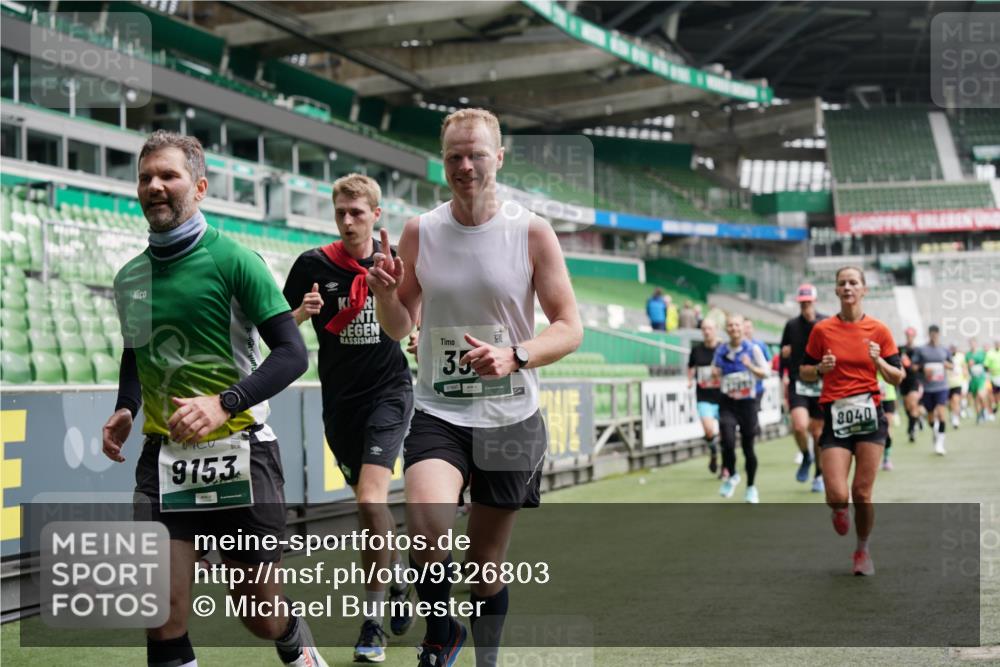 05.10.2025 - 20. swb-Marathon Bremen Michael Burmester http://msf.ph/oto/9326803 05.10.2025 12:54:42 Laufen im Stadion 53, 82, 104, 124, 132, 169, 289, 319, 417, 504, 524, 756, 944, 1165, 1308, 1474, 1483, 1517, 1543, 1721, 1729, 1873, 1896, 1897, 1945, 1976, 2024, 2180, 2265, 2274, 2431, 2494, 2573, 2767, 2841, 3069, 3193, 3212, 3224, 3359, 3436, 3531, 3703, 3848, 4257, 4595, 4672, 4816, 4837, 4919, 4949, 4958, 5022, 5206, 5452, 5666, 5869, 5978, 6184, 6583, 6683, 6853, 7052, 7232, 7279, 7494, 7508, 7814, 7928, 7986, 8642, 8653, 8737, 89, 250, 368, 458, 507, 950, 1460, 1489 meine-sportfotos.de