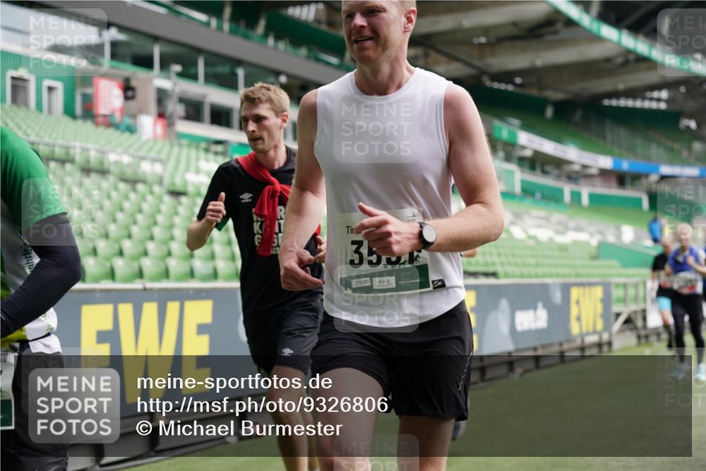 05.10.2025 - 20. swb-Marathon Bremen Michael Burmester http://msf.ph/oto/9326806 05.10.2025 12:54:42 Laufen im Stadion 53, 82, 104, 124, 132, 169, 289, 319, 417, 504, 524, 756, 944, 1165, 1308, 1474, 1483, 1517, 1543, 1721, 1729, 1873, 1896, 1897, 1945, 1976, 2024, 2180, 2265, 2274, 2431, 2494, 2573, 2767, 2841, 3069, 3193, 3212, 3224, 3359, 3436, 3531, 3703, 3848, 4257, 4595, 4672, 4816, 4837, 4919, 4949, 4958, 5022, 5206, 5452, 5666, 5869, 5978, 6184, 6583, 6683, 6853, 7052, 7232, 7279, 7494, 7508, 7814, 7928, 7986, 8642, 8653, 8737, 89, 250, 368, 458, 507, 950, 1460, 1489 meine-sportfotos.de