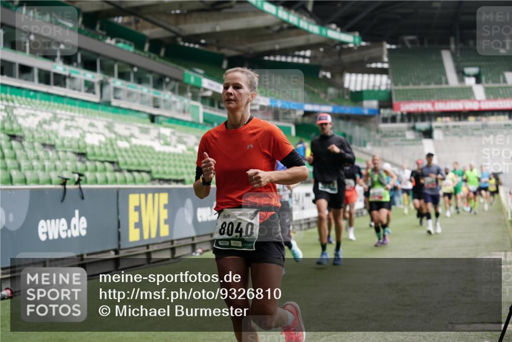 05.10.2025 - 20. swb-Marathon Bremen Michael Burmester http://msf.ph/oto/9326810 05.10.2025 12:54:43 Laufen im Stadion 53, 82, 104, 124, 132, 169, 289, 319, 417, 504, 524, 756, 944, 1165, 1308, 1474, 1483, 1517, 1543, 1721, 1873, 1896, 1897, 1945, 1976, 2024, 2180, 2265, 2274, 2431, 2494, 2573, 2767, 2841, 3069, 3193, 3212, 3224, 3359, 3436, 3531, 3703, 3848, 4257, 4595, 4672, 4816, 4837, 4919, 4949, 4958, 5022, 5206, 5452, 5666, 5869, 5978, 6184, 6583, 6683, 6853, 7052, 7232, 7279, 7494, 7508, 7814, 7928, 7986, 8642, 8653, 8737, 89, 250, 368, 458, 507, 950, 1165, 1460, 1489 meine-sportfotos.de