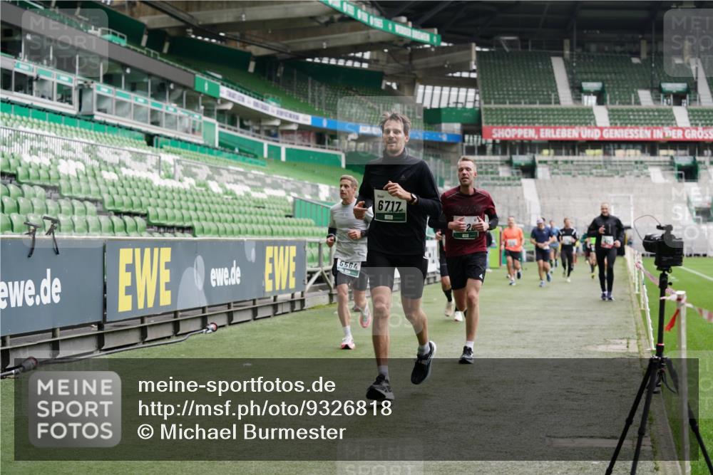 05.10.2025 - 20. swb-Marathon Bremen Michael Burmester http://msf.ph/oto/9326818 05.10.2025 12:50:14 Laufen im Stadion 217, 287, 424, 511, 679, 736, 845, 906, 939, 1025, 1033, 1044, 1359, 1388, 1707, 2381, 2721, 3228, 3259, 3291, 3353, 3885, 4006, 4318, 4366, 4367, 4438, 4870, 4938, 5118, 5184, 5389, 5418, 5564, 5873, 5894, 6214, 6216, 6281, 6681, 6717, 6805, 7493, 7647, 7826, 7963, 7987, 8401, 8536, 8873, 8907, 9118, 150, 187, 270, 1257, 1535, 1609, 1727, 1876, 1904, 2044, 2356, 3124, 3544, 3738, 3960, 6431, 6619, 6877, 8216 meine-sportfotos.de