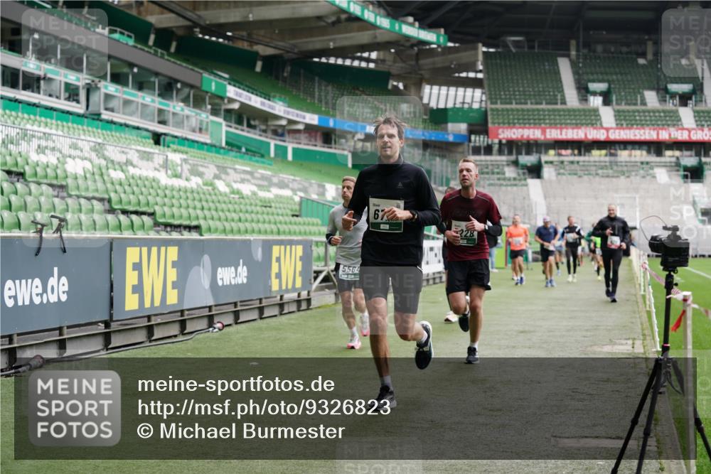 05.10.2025 - 20. swb-Marathon Bremen Michael Burmester http://msf.ph/oto/9326823 05.10.2025 12:50:14 Laufen im Stadion 217, 287, 424, 511, 679, 736, 845, 906, 939, 1025, 1033, 1044, 1359, 1388, 1707, 2381, 2721, 3228, 3259, 3291, 3353, 3885, 4006, 4318, 4366, 4367, 4438, 4870, 4938, 5118, 5184, 5389, 5418, 5564, 5873, 5894, 6214, 6216, 6281, 6681, 6717, 6805, 7493, 7647, 7826, 7963, 7987, 8401, 8536, 8873, 8907, 9118, 150, 187, 270, 1257, 1535, 1609, 1727, 1876, 1904, 2044, 2356, 3124, 3544, 3738, 3960, 6431, 6619, 6877, 8216 meine-sportfotos.de