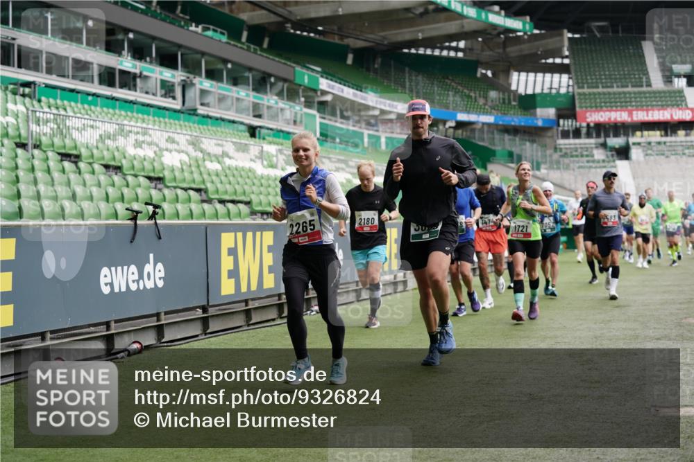 05.10.2025 - 20. swb-Marathon Bremen Michael Burmester http://msf.ph/oto/9326824 05.10.2025 12:54:44 Laufen im Stadion 53, 82, 104, 124, 132, 169, 289, 319, 417, 504, 524, 756, 944, 1308, 1474, 1483, 1517, 1543, 1721, 1873, 1896, 1897, 1945, 1976, 2024, 2180, 2265, 2274, 2431, 2494, 2573, 2767, 2841, 3069, 3193, 3212, 3224, 3359, 3436, 3531, 3703, 3848, 4257, 4595, 4672, 4816, 4837, 4919, 4949, 4958, 5022, 5206, 5452, 5666, 5869, 5978, 6184, 6583, 6683, 6853, 7052, 7232, 7279, 7494, 7508, 7814, 7928, 7986, 8642, 8653, 8737, 89, 250, 368, 458, 507, 950, 1165, 1460, 1489 meine-sportfotos.de