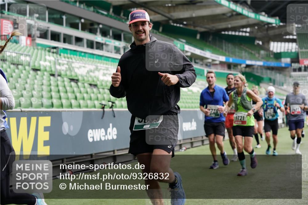 05.10.2025 - 20. swb-Marathon Bremen Michael Burmester http://msf.ph/oto/9326832 05.10.2025 12:54:46 Laufen im Stadion 53, 82, 104, 124, 132, 169, 289, 319, 417, 504, 524, 756, 944, 1308, 1474, 1483, 1517, 1543, 1721, 1896, 1897, 1945, 1976, 2024, 2180, 2265, 2274, 2431, 2494, 2573, 2642, 2767, 2841, 3069, 3193, 3212, 3224, 3359, 3436, 3531, 3703, 3848, 4257, 4595, 4672, 4816, 4837, 4919, 4949, 4958, 5022, 5206, 5452, 5666, 5869, 5978, 6184, 6583, 6683, 6853, 7052, 7232, 7279, 7494, 7508, 7814, 7928, 7986, 8642, 8653, 8737, 89, 250, 368, 458, 507, 950, 1165, 1460, 1489 meine-sportfotos.de