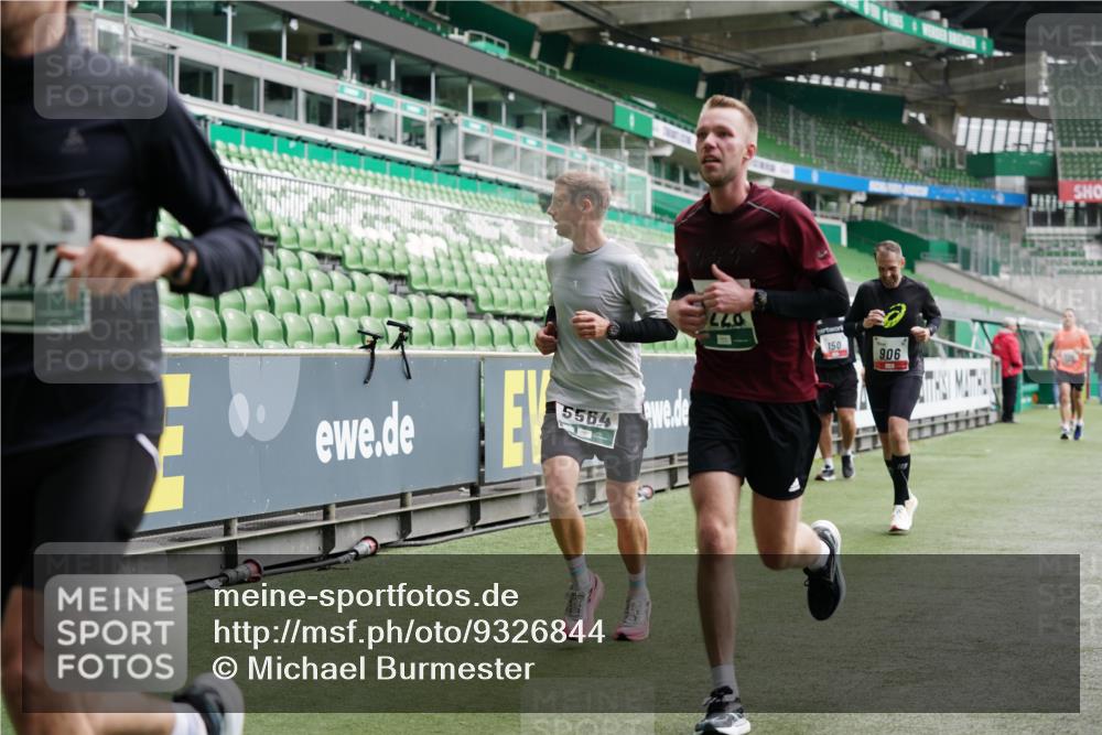 05.10.2025 - 20. swb-Marathon Bremen Michael Burmester http://msf.ph/oto/9326844 05.10.2025 12:50:16 Laufen im Stadion 217, 287, 424, 511, 679, 736, 845, 906, 939, 1025, 1033, 1044, 1359, 1388, 1707, 2381, 2721, 3228, 3259, 3291, 3353, 3885, 4006, 4318, 4366, 4367, 4438, 4870, 4938, 5118, 5184, 5389, 5418, 5564, 5873, 5894, 6214, 6216, 6281, 6681, 6717, 6805, 7493, 7647, 7826, 7963, 7987, 8401, 8536, 8873, 8907, 9118, 150, 187, 270, 1257, 1535, 1609, 1727, 1876, 1904, 2044, 2356, 3124, 3544, 3738, 3960, 6431, 6619, 6877, 8216 meine-sportfotos.de