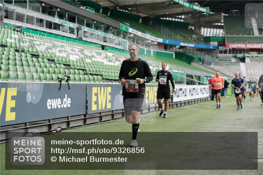 05.10.2025 - 20. swb-Marathon Bremen Michael Burmester http://msf.ph/oto/9326856 05.10.2025 12:50:18 Laufen im Stadion 217, 287, 424, 511, 679, 736, 845, 906, 939, 1025, 1033, 1044, 1359, 1388, 1707, 2381, 2721, 3228, 3259, 3291, 3353, 3885, 4006, 4318, 4366, 4367, 4438, 4870, 4938, 5118, 5184, 5389, 5418, 5564, 5873, 5894, 6214, 6216, 6281, 6681, 6717, 6805, 7493, 7647, 7826, 7963, 7987, 8401, 8536, 8873, 8907, 9118, 150, 187, 270, 1257, 1535, 1609, 1727, 1876, 1904, 2044, 2356, 3544, 3738, 3960, 6431, 6619, 6877, 7647, 7987, 8216 meine-sportfotos.de