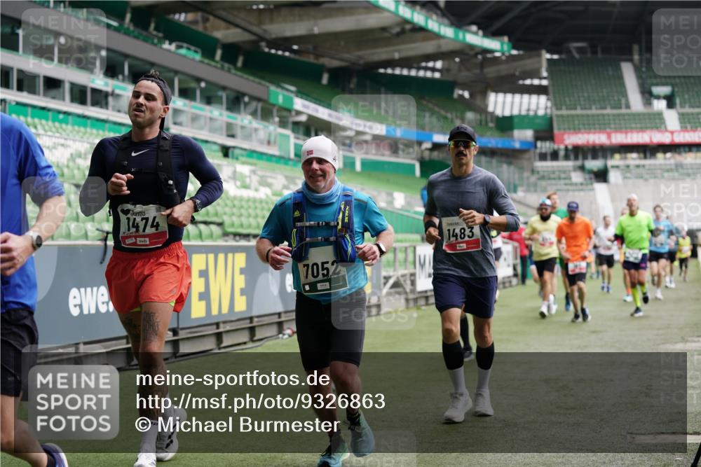 05.10.2025 - 20. swb-Marathon Bremen Michael Burmester http://msf.ph/oto/9326863 05.10.2025 12:54:48 Laufen im Stadion 53, 82, 104, 124, 132, 169, 289, 319, 417, 504, 524, 756, 944, 1308, 1474, 1483, 1517, 1543, 1721, 1896, 1897, 1945, 1976, 2024, 2180, 2265, 2274, 2431, 2494, 2573, 2642, 2767, 2841, 3069, 3193, 3212, 3224, 3359, 3436, 3531, 3703, 3848, 4257, 4595, 4672, 4816, 4837, 4919, 4949, 4958, 5022, 5206, 5452, 5666, 5869, 5978, 6184, 6583, 6683, 6853, 7052, 7232, 7279, 7494, 7508, 7814, 7928, 7986, 8642, 8653, 8737, 89, 250, 368, 458, 507, 950, 1165, 1460, 1489 meine-sportfotos.de