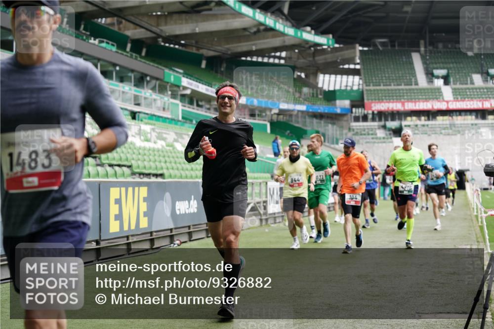05.10.2025 - 20. swb-Marathon Bremen Michael Burmester http://msf.ph/oto/9326882 05.10.2025 12:54:50 Laufen im Stadion 53, 82, 104, 124, 132, 169, 289, 319, 417, 504, 524, 663, 756, 944, 1308, 1474, 1483, 1517, 1543, 1721, 1737, 1896, 1897, 1945, 1976, 2024, 2180, 2265, 2274, 2431, 2494, 2573, 2642, 2767, 2841, 3069, 3193, 3212, 3224, 3359, 3436, 3531, 3703, 3848, 4257, 4595, 4672, 4771, 4816, 4837, 4919, 4949, 4958, 5022, 5034, 5206, 5452, 5666, 5869, 5978, 6184, 6583, 6683, 6853, 7052, 7232, 7279, 7494, 7508, 7814, 7928, 7986, 8642, 8653, 8737, 89, 250, 368, 458, 507, 950, 1165, 1460, 1489 meine-sportfotos.de