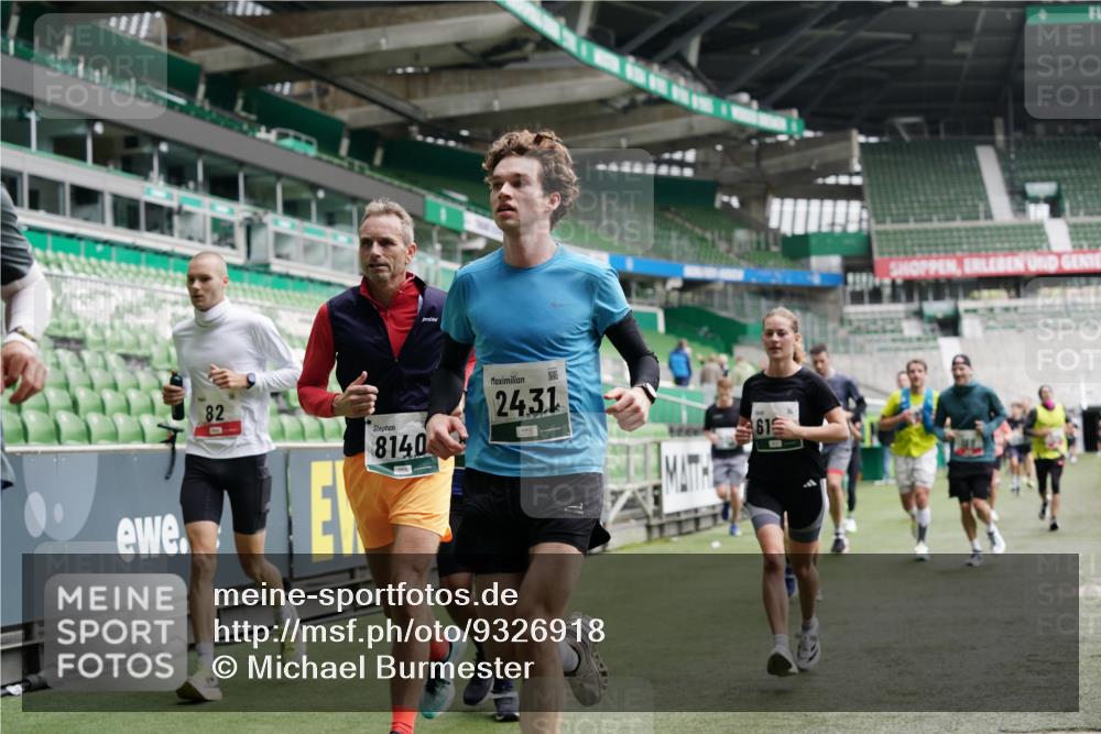 05.10.2025 - 20. swb-Marathon Bremen Michael Burmester http://msf.ph/oto/9326918 05.10.2025 12:54:55 Laufen im Stadion 82, 104, 124, 132, 169, 289, 319, 417, 504, 663, 944, 1308, 1474, 1483, 1543, 1721, 1737, 1896, 1897, 1945, 1976, 2024, 2180, 2265, 2274, 2431, 2494, 2573, 2642, 2767, 2841, 3069, 3193, 3212, 3224, 3359, 3436, 3531, 3703, 3848, 4257, 4595, 4672, 4771, 4816, 4823, 4837, 4919, 4949, 4958, 5022, 5034, 5206, 5452, 5666, 5869, 5978, 6184, 6527, 6583, 6649, 6683, 6853, 7052, 7279, 7494, 7814, 7928, 7986, 8642, 8653, 8737, 53, 507, 524, 756, 950, 1165 meine-sportfotos.de