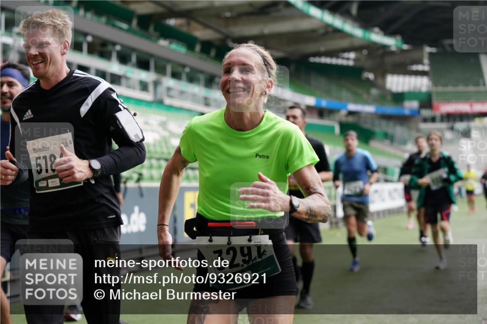 05.10.2025 - 20. swb-Marathon Bremen Michael Burmester http://msf.ph/oto/9326921 05.10.2025 12:50:25 Laufen im Stadion 122, 217, 287, 511, 679, 688, 736, 745, 845, 906, 939, 1025, 1033, 1044, 1166, 1359, 1388, 1707, 2381, 2721, 3228, 3259, 3291, 3353, 3885, 4006, 4318, 4366, 4367, 4870, 4938, 4962, 5118, 5184, 5389, 5418, 5564, 5873, 5894, 6214, 6216, 6281, 6681, 6717, 7493, 7826, 7963, 8401, 8536, 8873, 8907, 9118, 150, 187, 270, 424, 1609, 1876, 1904, 2044, 2356, 3544, 3738, 3960, 4438, 6431, 6805, 7647, 7987 meine-sportfotos.de