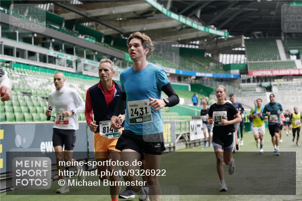 05.10.2025 - 20. swb-Marathon Bremen Michael Burmester http://msf.ph/oto/9326922 05.10.2025 12:54:55 Laufen im Stadion 82, 104, 124, 132, 169, 289, 319, 417, 504, 663, 944, 1308, 1474, 1483, 1543, 1721, 1737, 1896, 1897, 1945, 1976, 2024, 2180, 2265, 2274, 2431, 2494, 2573, 2642, 2767, 2841, 3069, 3193, 3212, 3224, 3359, 3436, 3531, 3703, 3848, 4257, 4595, 4672, 4771, 4816, 4823, 4837, 4919, 4949, 4958, 5022, 5034, 5206, 5452, 5666, 5869, 5978, 6184, 6527, 6583, 6649, 6683, 6853, 7052, 7279, 7494, 7814, 7928, 7986, 8642, 8653, 8737, 53, 507, 524, 756, 950, 1165 meine-sportfotos.de
