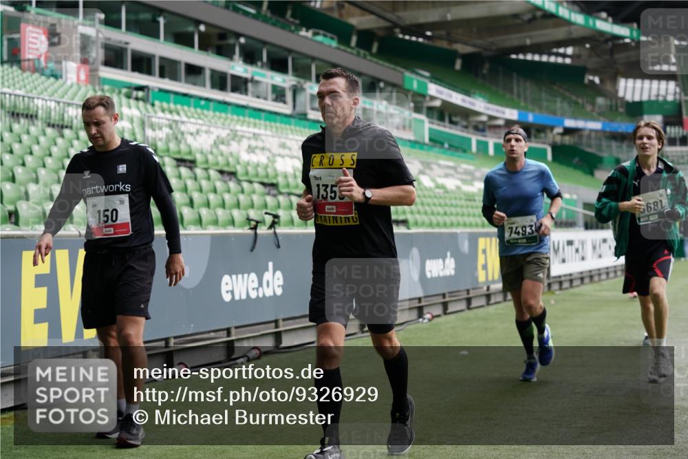 05.10.2025 - 20. swb-Marathon Bremen Michael Burmester http://msf.ph/oto/9326929 05.10.2025 12:50:26 Laufen im Stadion 122, 217, 287, 511, 679, 688, 736, 745, 845, 906, 939, 1025, 1033, 1044, 1166, 1359, 1388, 1450, 1707, 2381, 2721, 3228, 3259, 3291, 3353, 3885, 4006, 4318, 4366, 4367, 4870, 4938, 4962, 5118, 5184, 5389, 5418, 5564, 5873, 5894, 6214, 6216, 6252, 6281, 6681, 6717, 7493, 7826, 7963, 8401, 8536, 8873, 8907, 9118, 150, 187, 270, 424, 1609, 1876, 1904, 2356, 3544, 3738, 3960, 4438, 6431, 6805, 7647, 7987 meine-sportfotos.de