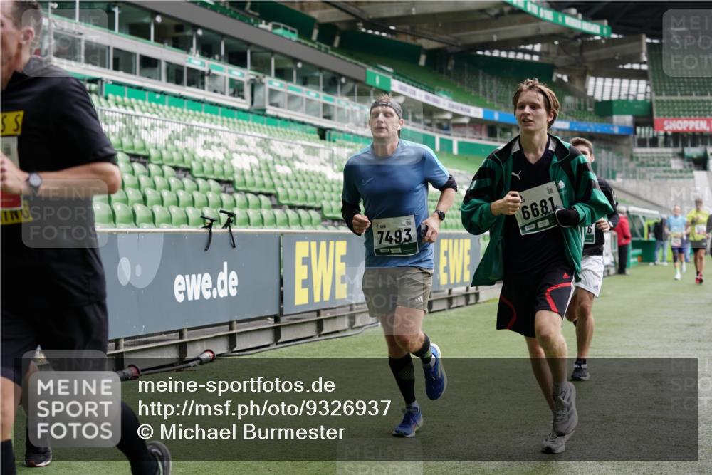 05.10.2025 - 20. swb-Marathon Bremen Michael Burmester http://msf.ph/oto/9326937 05.10.2025 12:50:27 Laufen im Stadion 122, 217, 287, 511, 679, 688, 736, 745, 845, 906, 939, 1025, 1033, 1044, 1166, 1359, 1388, 1450, 1707, 2381, 2721, 3228, 3259, 3291, 3353, 3885, 4006, 4318, 4366, 4367, 4870, 4938, 4962, 5118, 5184, 5389, 5418, 5564, 5873, 5894, 6214, 6216, 6252, 6281, 6681, 6717, 7493, 7826, 7963, 8401, 8536, 8873, 8907, 9118, 150, 187, 270, 424, 1609, 1876, 1904, 2356, 3544, 3738, 3960, 4438, 6805, 7647, 7987 meine-sportfotos.de