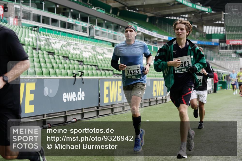 05.10.2025 - 20. swb-Marathon Bremen Michael Burmester http://msf.ph/oto/9326942 05.10.2025 12:50:27 Laufen im Stadion 122, 217, 287, 511, 679, 688, 736, 745, 845, 906, 939, 1025, 1033, 1044, 1166, 1359, 1388, 1450, 1707, 2381, 2721, 3228, 3259, 3291, 3353, 3885, 4006, 4318, 4366, 4367, 4870, 4938, 4962, 5118, 5184, 5389, 5418, 5564, 5873, 5894, 6214, 6216, 6252, 6281, 6681, 6717, 7493, 7826, 7963, 8401, 8536, 8873, 8907, 9118, 150, 187, 270, 424, 1609, 1876, 1904, 2356, 3544, 3738, 3960, 4438, 6805, 7647, 7987 meine-sportfotos.de