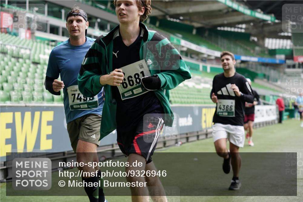 05.10.2025 - 20. swb-Marathon Bremen Michael Burmester http://msf.ph/oto/9326946 05.10.2025 12:50:28 Laufen im Stadion 122, 217, 287, 511, 679, 688, 736, 745, 845, 906, 939, 1025, 1033, 1044, 1166, 1359, 1388, 1450, 1707, 2381, 2721, 3228, 3259, 3291, 3353, 3885, 4006, 4318, 4366, 4367, 4870, 4938, 4962, 5118, 5184, 5389, 5418, 5564, 5873, 5894, 6214, 6216, 6252, 6281, 6681, 6717, 7493, 7826, 7963, 8401, 8536, 8873, 8907, 9118, 150, 187, 270, 424, 1876, 1904, 2356, 3738, 3960, 4438, 4870, 6805, 7647, 7987 meine-sportfotos.de