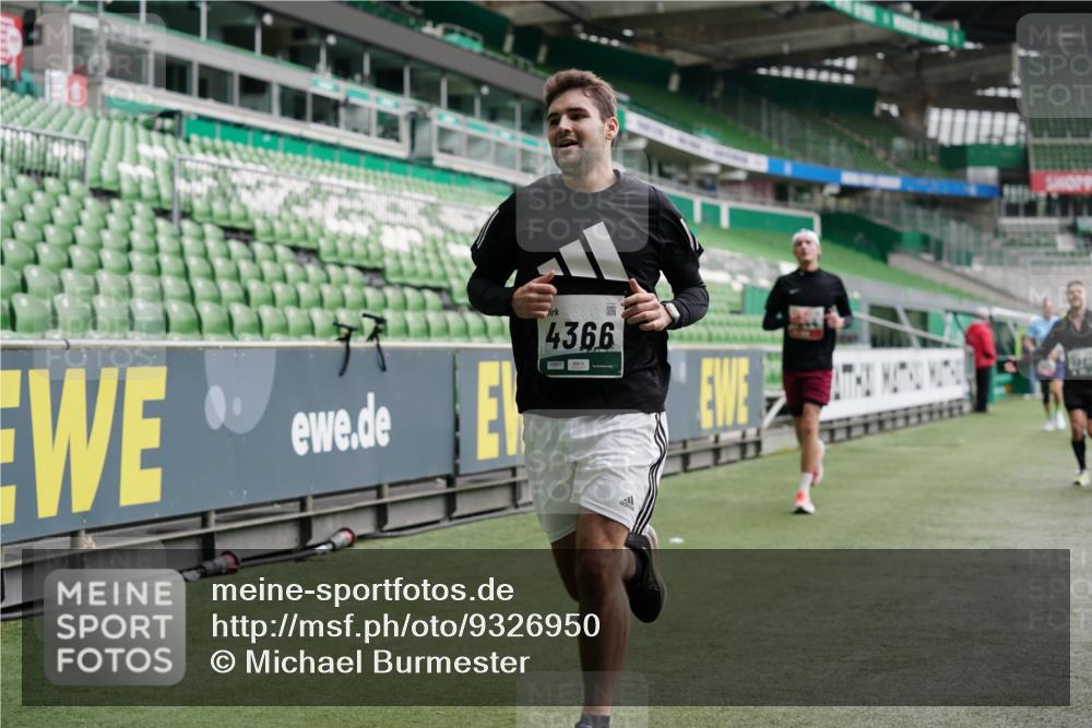 05.10.2025 - 20. swb-Marathon Bremen Michael Burmester http://msf.ph/oto/9326950 05.10.2025 12:50:28 Laufen im Stadion 122, 217, 287, 511, 679, 688, 736, 745, 845, 906, 939, 1025, 1033, 1044, 1166, 1359, 1388, 1450, 1707, 2381, 2721, 3228, 3259, 3291, 3353, 3885, 4006, 4318, 4366, 4367, 4870, 4938, 4962, 5118, 5184, 5389, 5418, 5564, 5873, 5894, 6214, 6216, 6252, 6281, 6681, 6717, 7493, 7826, 7963, 8401, 8536, 8873, 8907, 9118, 150, 187, 270, 424, 1876, 1904, 2356, 3738, 3960, 4438, 4870, 6805, 7647, 7987 meine-sportfotos.de