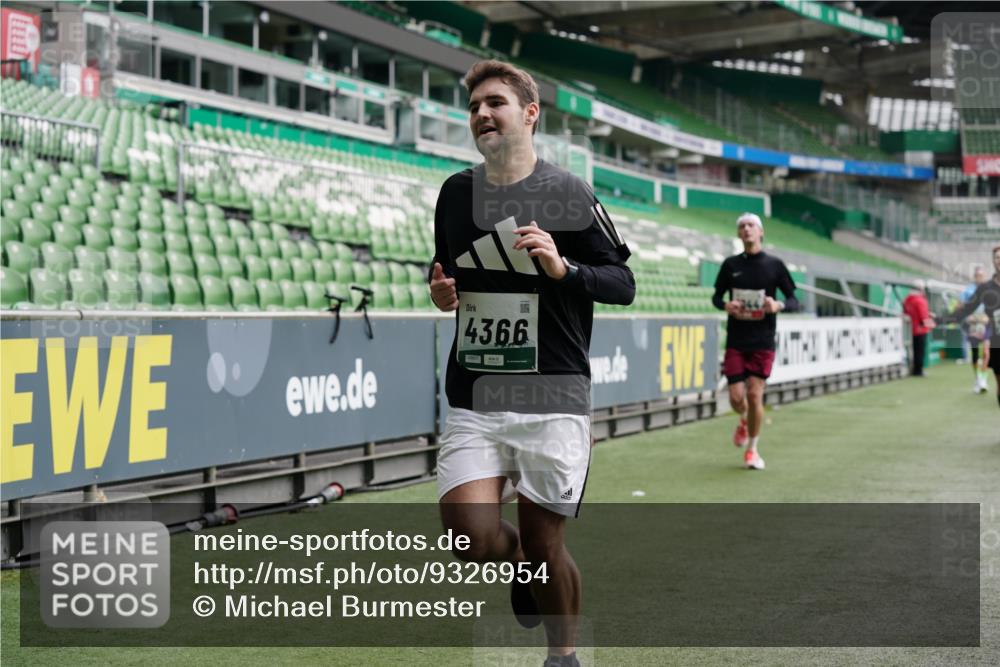05.10.2025 - 20. swb-Marathon Bremen Michael Burmester http://msf.ph/oto/9326954 05.10.2025 12:50:28 Laufen im Stadion 122, 217, 287, 511, 679, 688, 736, 745, 845, 906, 939, 1025, 1033, 1044, 1166, 1359, 1388, 1450, 1707, 2381, 2721, 3228, 3259, 3291, 3353, 3885, 4006, 4318, 4366, 4367, 4870, 4938, 4962, 5118, 5184, 5389, 5418, 5564, 5873, 5894, 6214, 6216, 6252, 6281, 6681, 6717, 7493, 7826, 7963, 8401, 8536, 8873, 8907, 9118, 150, 187, 270, 424, 1876, 1904, 2356, 3738, 3960, 4438, 4870, 6805, 7647, 7987 meine-sportfotos.de
