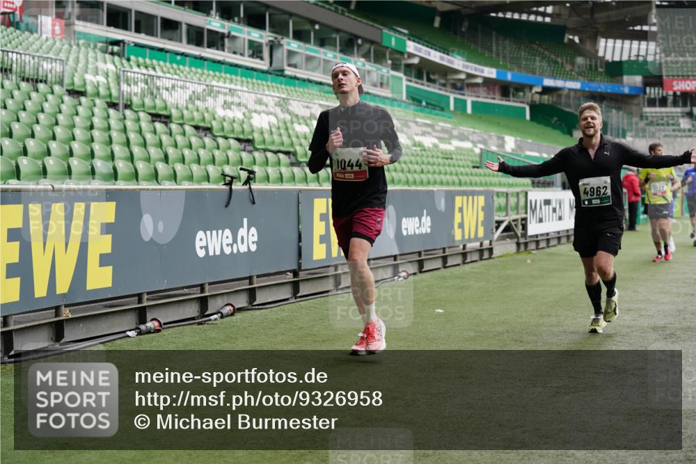 05.10.2025 - 20. swb-Marathon Bremen Michael Burmester http://msf.ph/oto/9326958 05.10.2025 12:50:30 Laufen im Stadion 122, 217, 287, 511, 679, 688, 736, 745, 845, 906, 939, 1025, 1033, 1044, 1166, 1359, 1388, 1450, 1707, 2381, 2721, 3228, 3259, 3291, 3353, 3885, 4006, 4318, 4366, 4367, 4938, 4962, 5118, 5184, 5389, 5418, 5564, 5873, 5894, 6214, 6216, 6252, 6281, 6681, 6717, 7493, 7826, 7963, 8401, 8536, 8873, 8907, 8995, 9118, 150, 187, 270, 424, 1876, 1904, 2356, 3738, 4438, 4870, 6805, 7647, 7987 meine-sportfotos.de
