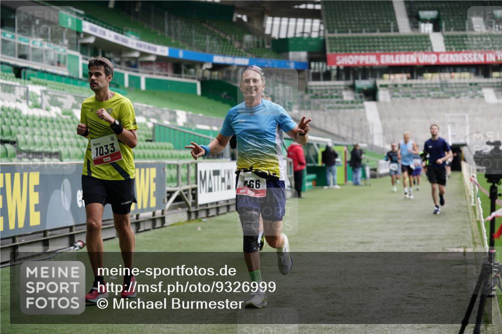 05.10.2025 - 20. swb-Marathon Bremen Michael Burmester http://msf.ph/oto/9326999 05.10.2025 12:50:35 Laufen im Stadion 122, 217, 287, 511, 679, 688, 736, 745, 845, 906, 939, 1025, 1033, 1044, 1166, 1359, 1388, 1450, 1707, 2059, 2381, 2721, 3228, 3259, 3291, 3353, 4318, 4366, 4367, 4938, 4962, 5118, 5184, 5389, 5418, 5564, 5873, 6214, 6216, 6252, 6281, 6681, 6717, 7493, 7826, 7963, 8873, 8907, 8995, 287, 424, 3885, 4006, 4438, 4870, 5894, 6805, 7647, 7987, 8401, 8536, 9118 meine-sportfotos.de
