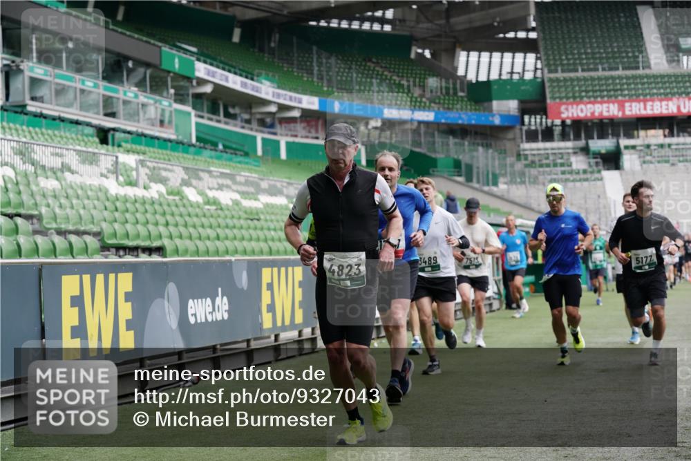 05.10.2025 - 20. swb-Marathon Bremen Michael Burmester http://msf.ph/oto/9327043 05.10.2025 12:55:11 Laufen im Stadion 82, 104, 124, 169, 319, 417, 663, 944, 1308, 1326, 1474, 1483, 1531, 1721, 1737, 1897, 1910, 1945, 2022, 2024, 2180, 2265, 2274, 2431, 2494, 2642, 2716, 2767, 3069, 3224, 3359, 3436, 3489, 3531, 3838, 3848, 3944, 4212, 4257, 4595, 4672, 4771, 4816, 4823, 4837, 4919, 4958, 5034, 5177, 5452, 5554, 5833, 5869, 5907, 6106, 6184, 6527, 6649, 6683, 7052, 7814, 7928, 7986, 8642, 8653, 53, 132, 289, 504, 524, 756, 1896, 1976, 2573, 2841, 3212, 5022, 5206, 5978 meine-sportfotos.de