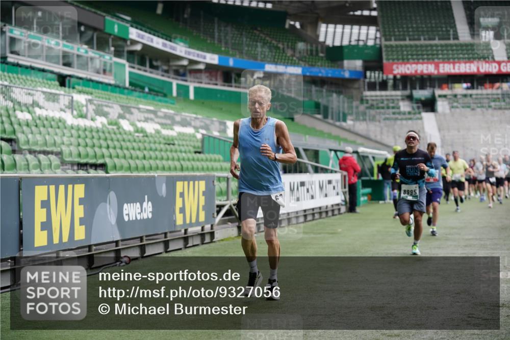 05.10.2025 - 20. swb-Marathon Bremen Michael Burmester http://msf.ph/oto/9327056 05.10.2025 12:50:43 Laufen im Stadion 122, 334, 601, 679, 688, 736, 745, 845, 906, 939, 1025, 1033, 1037, 1044, 1166, 1359, 1388, 1450, 1689, 1707, 2059, 2381, 2721, 3228, 3259, 3291, 3419, 3608, 4318, 4366, 4367, 4938, 4962, 5118, 5184, 5389, 5418, 5564, 5817, 5838, 5873, 6216, 6252, 6281, 6401, 6477, 6681, 6717, 7493, 7826, 7963, 8083, 8907, 8995, 217, 287, 511, 1388, 3353, 3885, 4006, 4870, 5894, 6214, 8401, 8536, 8873, 9118 meine-sportfotos.de