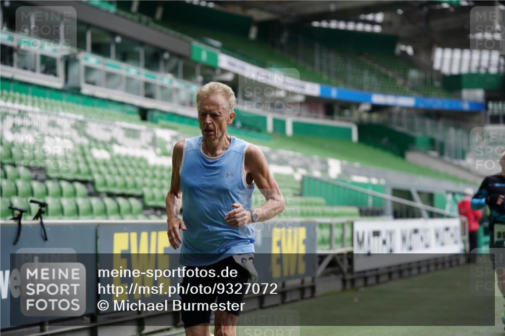 05.10.2025 - 20. swb-Marathon Bremen Michael Burmester http://msf.ph/oto/9327072 05.10.2025 12:50:44 Laufen im Stadion 122, 334, 601, 679, 688, 736, 745, 845, 906, 939, 1025, 1033, 1037, 1044, 1166, 1359, 1450, 1689, 1707, 2059, 2381, 2721, 3228, 3259, 3291, 3419, 3608, 4032, 4318, 4366, 4367, 4938, 4962, 5118, 5184, 5389, 5418, 5564, 5817, 5838, 5873, 6216, 6252, 6281, 6401, 6477, 6681, 6717, 7493, 7826, 7963, 8083, 8907, 8995, 217, 287, 511, 1388, 3353, 3885, 4006, 4870, 5894, 6214, 8401, 8536, 8873, 9118 meine-sportfotos.de