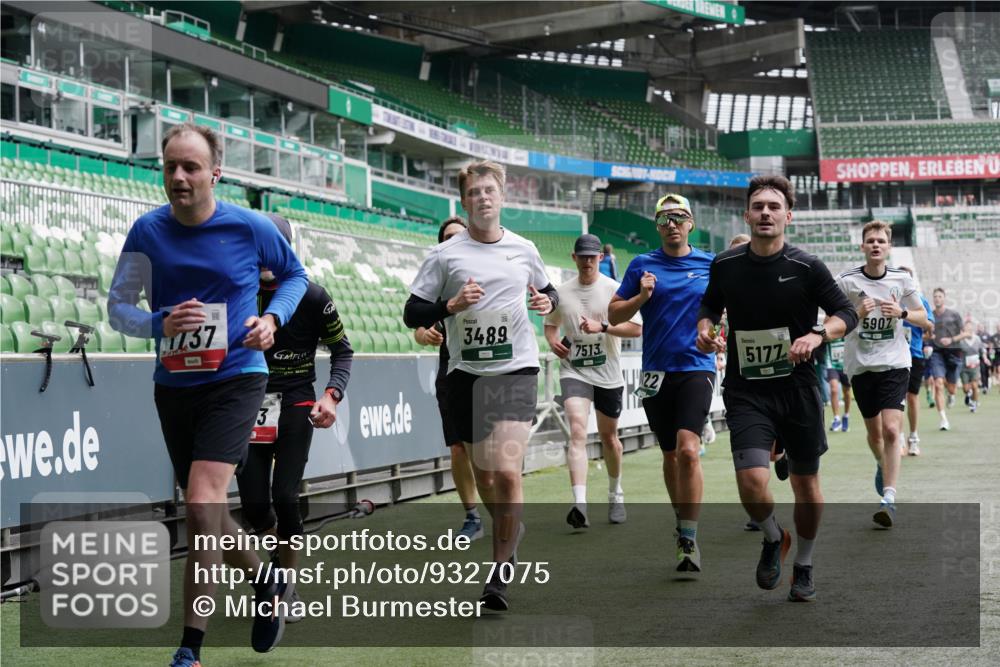 05.10.2025 - 20. swb-Marathon Bremen Michael Burmester http://msf.ph/oto/9327075 05.10.2025 12:55:13 Laufen im Stadion 82, 104, 124, 169, 319, 417, 663, 760, 944, 1308, 1326, 1474, 1483, 1531, 1721, 1737, 1897, 1910, 1945, 2022, 2024, 2180, 2265, 2274, 2431, 2494, 2605, 2642, 2716, 2767, 3069, 3224, 3359, 3489, 3531, 3838, 3848, 3944, 4212, 4257, 4672, 4771, 4816, 4823, 4837, 4919, 4958, 5034, 5093, 5152, 5177, 5452, 5554, 5833, 5869, 5907, 6106, 6184, 6527, 6649, 6683, 7052, 7814, 7928, 7986, 8642, 8653, 53, 132, 289, 504, 1896, 1976, 2573, 2841, 3212, 5022, 5206, 5978 meine-sportfotos.de