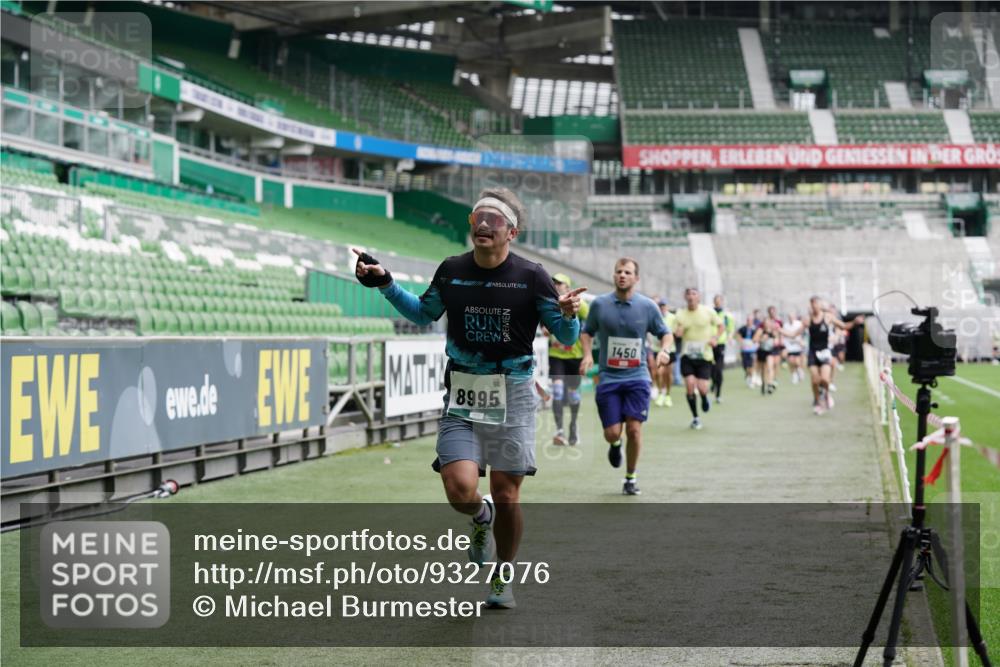 05.10.2025 - 20. swb-Marathon Bremen Michael Burmester http://msf.ph/oto/9327076 05.10.2025 12:50:46 Laufen im Stadion 122, 334, 601, 679, 688, 736, 745, 906, 939, 1025, 1033, 1037, 1044, 1166, 1359, 1450, 1689, 1707, 2059, 2381, 2721, 3228, 3259, 3267, 3291, 3419, 3608, 4032, 4318, 4366, 4367, 4938, 4962, 5184, 5389, 5418, 5564, 5817, 5838, 5873, 6216, 6252, 6281, 6401, 6477, 6681, 6717, 7493, 7826, 7963, 8083, 8907, 8995, 217, 287, 511, 845, 939, 1388, 3353, 3885, 4006, 4870, 5118, 5894, 6214, 8401, 8536, 8873, 9118 meine-sportfotos.de