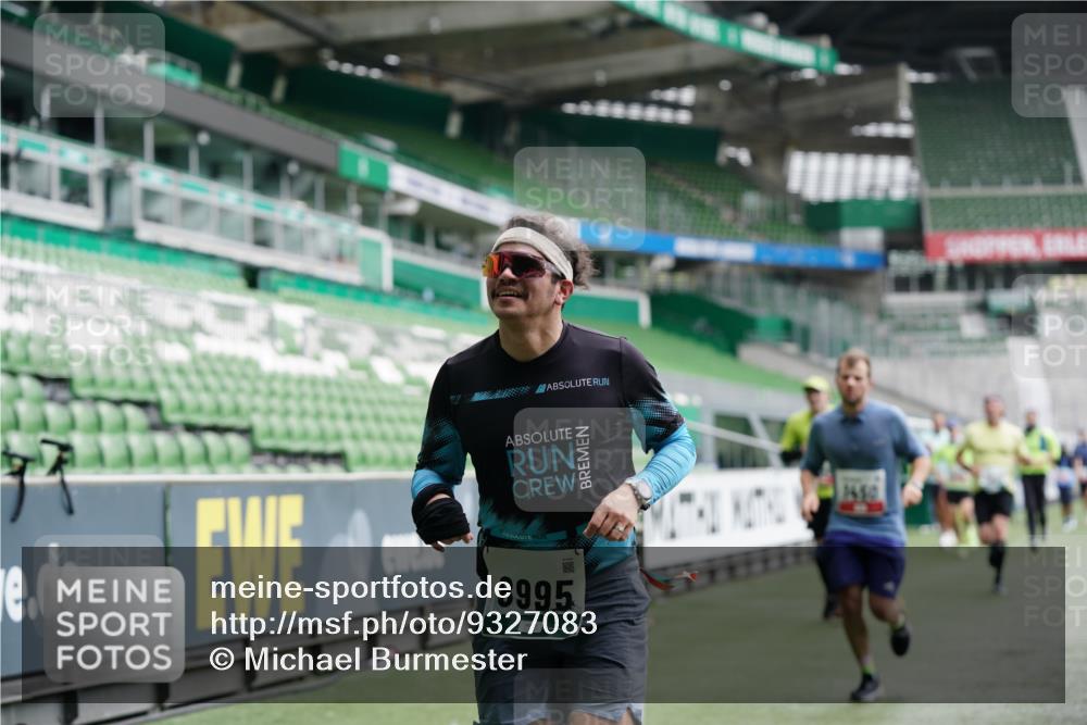 05.10.2025 - 20. swb-Marathon Bremen Michael Burmester http://msf.ph/oto/9327083 05.10.2025 12:50:47 Laufen im Stadion 122, 334, 601, 679, 688, 736, 745, 906, 1025, 1033, 1037, 1044, 1166, 1359, 1450, 1689, 1707, 2059, 2381, 2721, 3228, 3259, 3267, 3291, 3419, 3608, 4032, 4318, 4366, 4367, 4938, 4962, 5184, 5389, 5418, 5564, 5817, 5838, 5873, 6216, 6252, 6281, 6401, 6477, 6681, 6717, 7493, 7826, 7963, 8083, 8907, 8995, 217, 287, 511, 845, 939, 1388, 3353, 3885, 4006, 4367, 4870, 5118, 5894, 6214, 8401, 8536, 8873, 9118 meine-sportfotos.de