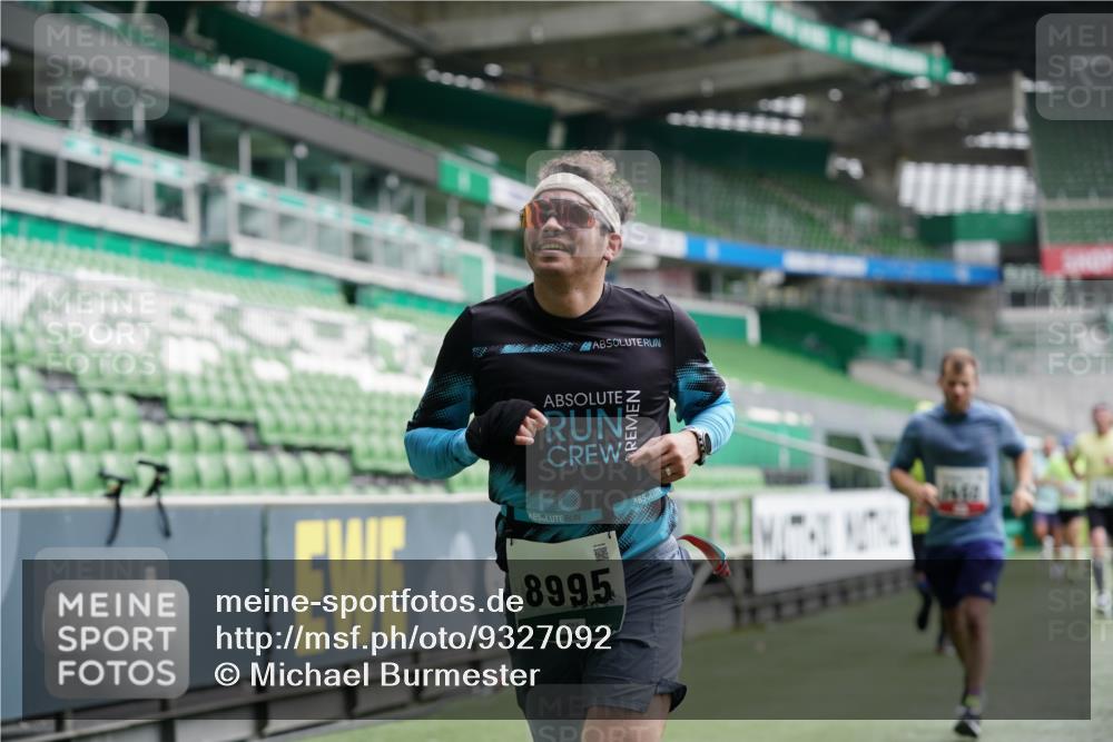 05.10.2025 - 20. swb-Marathon Bremen Michael Burmester http://msf.ph/oto/9327092 05.10.2025 12:50:47 Laufen im Stadion 122, 334, 601, 679, 688, 736, 745, 906, 1025, 1033, 1037, 1044, 1166, 1359, 1450, 1689, 1707, 2059, 2381, 2721, 3228, 3259, 3267, 3291, 3419, 3608, 4032, 4318, 4366, 4367, 4938, 4962, 5184, 5389, 5418, 5564, 5817, 5838, 5873, 6216, 6252, 6281, 6401, 6477, 6681, 6717, 7493, 7826, 7963, 8083, 8907, 8995, 217, 287, 511, 845, 939, 1388, 3353, 3885, 4006, 4367, 4870, 5118, 5894, 6214, 8401, 8536, 8873, 9118 meine-sportfotos.de