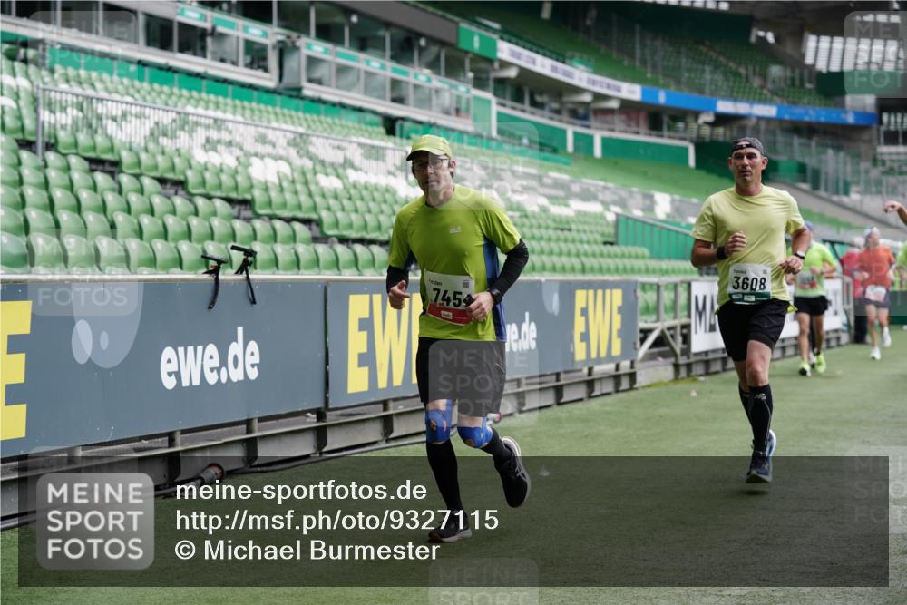 05.10.2025 - 20. swb-Marathon Bremen Michael Burmester http://msf.ph/oto/9327115 05.10.2025 12:50:51 Laufen im Stadion 122, 334, 503, 601, 679, 688, 736, 745, 906, 1025, 1033, 1037, 1044, 1166, 1359, 1450, 1689, 1909, 2059, 2381, 2721, 3228, 3267, 3291, 3419, 3608, 3661, 4032, 4104, 4366, 4938, 4962, 5184, 5389, 5418, 5551, 5564, 5817, 5838, 5873, 6252, 6401, 6477, 6681, 6717, 7493, 7826, 7963, 8083, 8907, 8995, 217, 287, 511, 845, 939, 1388, 1707, 3259, 3353, 3885, 4006, 4318, 4367, 5118, 5894, 6214, 6216, 6281, 8401, 8536, 8873, 9118 meine-sportfotos.de