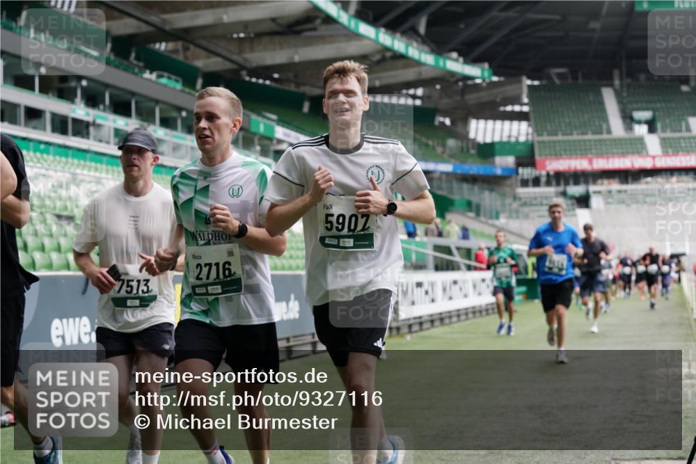 05.10.2025 - 20. swb-Marathon Bremen Michael Burmester http://msf.ph/oto/9327116 05.10.2025 12:55:16 Laufen im Stadion 78, 82, 104, 124, 169, 319, 417, 663, 760, 944, 1326, 1474, 1483, 1531, 1721, 1737, 1897, 1910, 1945, 2022, 2024, 2162, 2180, 2265, 2431, 2494, 2605, 2642, 2716, 2767, 2884, 3069, 3224, 3359, 3489, 3531, 3838, 3848, 3944, 4212, 4257, 4672, 4771, 4816, 4823, 4837, 4853, 4919, 5034, 5093, 5152, 5177, 5452, 5484, 5554, 5833, 5869, 5907, 6106, 6184, 6276, 6527, 6649, 7052, 7814, 7928, 7986, 8642, 8653, 132, 289, 504, 1896, 1976, 2573, 2841, 3212, 5022, 5206, 5978 meine-sportfotos.de