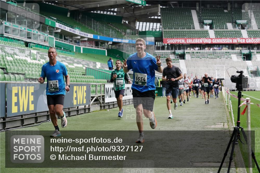 05.10.2025 - 20. swb-Marathon Bremen Michael Burmester http://msf.ph/oto/9327127 05.10.2025 12:55:18 Laufen im Stadion 78, 82, 104, 124, 169, 319, 417, 663, 760, 944, 1326, 1474, 1483, 1531, 1721, 1737, 1910, 1945, 2022, 2162, 2180, 2265, 2431, 2494, 2605, 2642, 2716, 2767, 2884, 3069, 3074, 3489, 3515, 3519, 3531, 3838, 3848, 3944, 4212, 4257, 4672, 4771, 4796, 4816, 4823, 4853, 4919, 5034, 5093, 5152, 5177, 5452, 5484, 5554, 5833, 5869, 5907, 6106, 6184, 6276, 6527, 6649, 7052, 7928, 8642, 132, 289, 504, 1896, 1976, 2573, 2841, 3212, 5022, 5206, 5978 meine-sportfotos.de