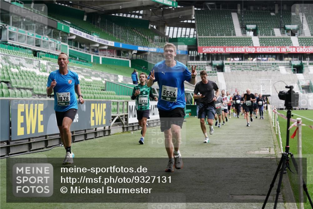 05.10.2025 - 20. swb-Marathon Bremen Michael Burmester http://msf.ph/oto/9327131 05.10.2025 12:55:18 Laufen im Stadion 78, 82, 104, 124, 169, 319, 417, 663, 760, 944, 1326, 1474, 1483, 1531, 1721, 1737, 1910, 1945, 2022, 2162, 2180, 2265, 2431, 2494, 2605, 2642, 2716, 2767, 2884, 3069, 3074, 3489, 3515, 3519, 3531, 3838, 3848, 3944, 4212, 4257, 4672, 4771, 4796, 4816, 4823, 4853, 4919, 5034, 5093, 5152, 5177, 5452, 5484, 5554, 5833, 5869, 5907, 6106, 6184, 6276, 6527, 6649, 7052, 7928, 8642, 132, 289, 504, 1896, 1976, 2573, 2841, 3212, 5022, 5206, 5978 meine-sportfotos.de