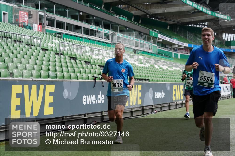 05.10.2025 - 20. swb-Marathon Bremen Michael Burmester http://msf.ph/oto/9327146 05.10.2025 12:55:19 Laufen im Stadion 78, 82, 104, 124, 169, 240, 319, 417, 663, 760, 944, 1326, 1474, 1483, 1531, 1721, 1737, 1910, 1945, 2022, 2162, 2180, 2265, 2431, 2494, 2605, 2642, 2716, 2767, 2884, 3069, 3074, 3489, 3515, 3519, 3531, 3838, 3848, 3944, 4195, 4212, 4257, 4672, 4771, 4796, 4816, 4823, 4853, 4919, 5034, 5093, 5152, 5177, 5289, 5452, 5484, 5554, 5833, 5869, 5907, 6106, 6184, 6276, 6527, 6570, 6649, 7052, 7928, 8642, 132, 289, 504, 1896, 1976, 2573, 5022, 5206, 5978 meine-sportfotos.de