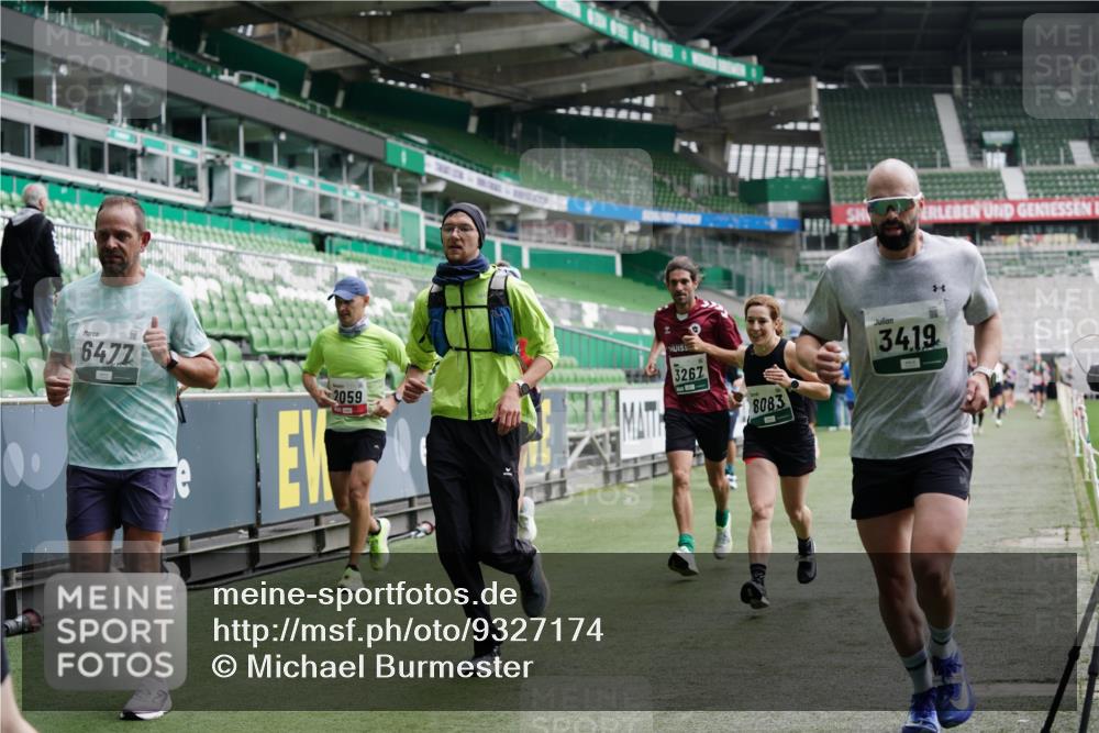 05.10.2025 - 20. swb-Marathon Bremen Michael Burmester http://msf.ph/oto/9327174 05.10.2025 12:50:56 Laufen im Stadion 122, 334, 503, 601, 679, 688, 736, 745, 906, 1025, 1033, 1037, 1044, 1166, 1359, 1450, 1499, 1689, 1909, 2059, 2381, 2493, 3228, 3267, 3291, 3419, 3608, 3661, 4032, 4104, 4366, 4654, 4938, 4962, 5184, 5389, 5418, 5551, 5564, 5817, 5838, 5873, 6066, 6252, 6401, 6477, 6681, 6717, 7493, 7826, 8083, 8995, 217, 511, 845, 939, 1388, 1707, 2721, 3259, 3353, 4318, 4367, 5118, 6214, 6216, 6281, 7963, 8873, 8907 meine-sportfotos.de