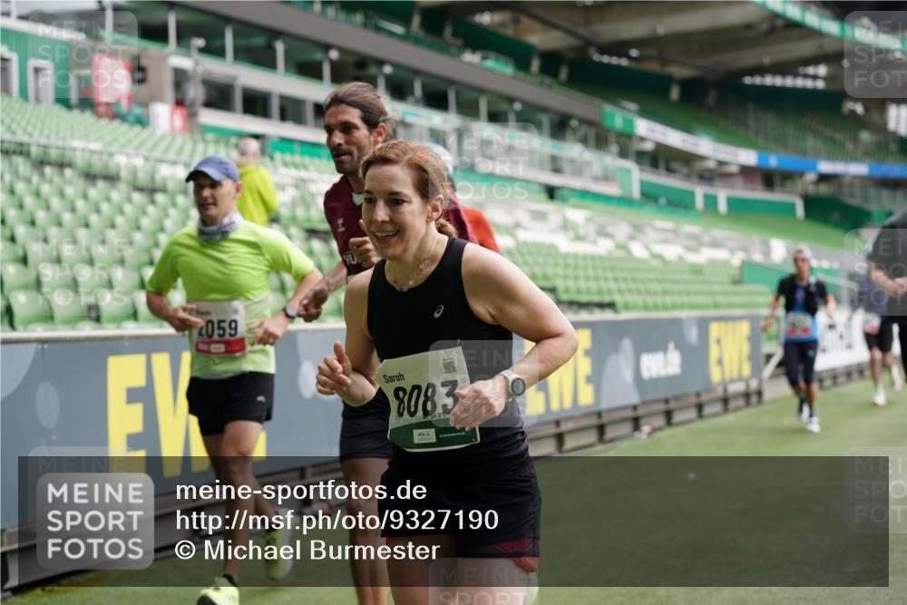 05.10.2025 - 20. swb-Marathon Bremen Michael Burmester http://msf.ph/oto/9327190 05.10.2025 12:50:58 Laufen im Stadion 122, 334, 503, 601, 688, 736, 745, 906, 1025, 1033, 1037, 1044, 1166, 1359, 1450, 1499, 1689, 1909, 2059, 2381, 2493, 3228, 3267, 3291, 3419, 3608, 3661, 4032, 4104, 4366, 4654, 4962, 5184, 5389, 5418, 5551, 5564, 5817, 5838, 5873, 6066, 6210, 6252, 6401, 6477, 6681, 6717, 7493, 8083, 8995, 511, 679, 845, 906, 939, 1388, 1707, 2721, 3259, 3353, 4318, 4367, 4938, 5118, 5389, 5873, 6214, 6216, 6281, 7826, 7963, 8873, 8907 meine-sportfotos.de