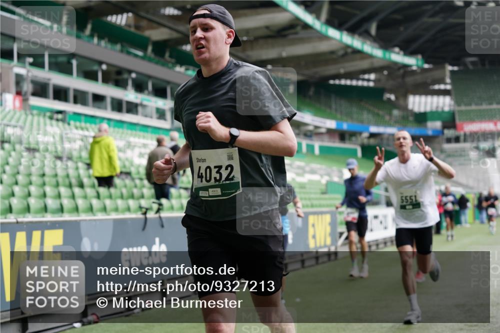 05.10.2025 - 20. swb-Marathon Bremen Michael Burmester http://msf.ph/oto/9327213 05.10.2025 12:51:00 Laufen im Stadion 122, 334, 503, 601, 688, 736, 745, 1025, 1033, 1037, 1044, 1166, 1359, 1450, 1499, 1577, 1689, 1909, 2059, 2381, 2493, 3228, 3267, 3291, 3419, 3608, 3661, 4032, 4104, 4366, 4654, 4962, 5184, 5418, 5551, 5564, 5817, 5838, 6066, 6210, 6252, 6401, 6477, 6681, 6717, 6775, 7493, 7723, 8083, 8995, 511, 679, 845, 906, 939, 1388, 1707, 2721, 3259, 3353, 4318, 4367, 4938, 5118, 5389, 5873, 6214, 6216, 6281, 6717, 7826, 7963, 8873, 8907 meine-sportfotos.de