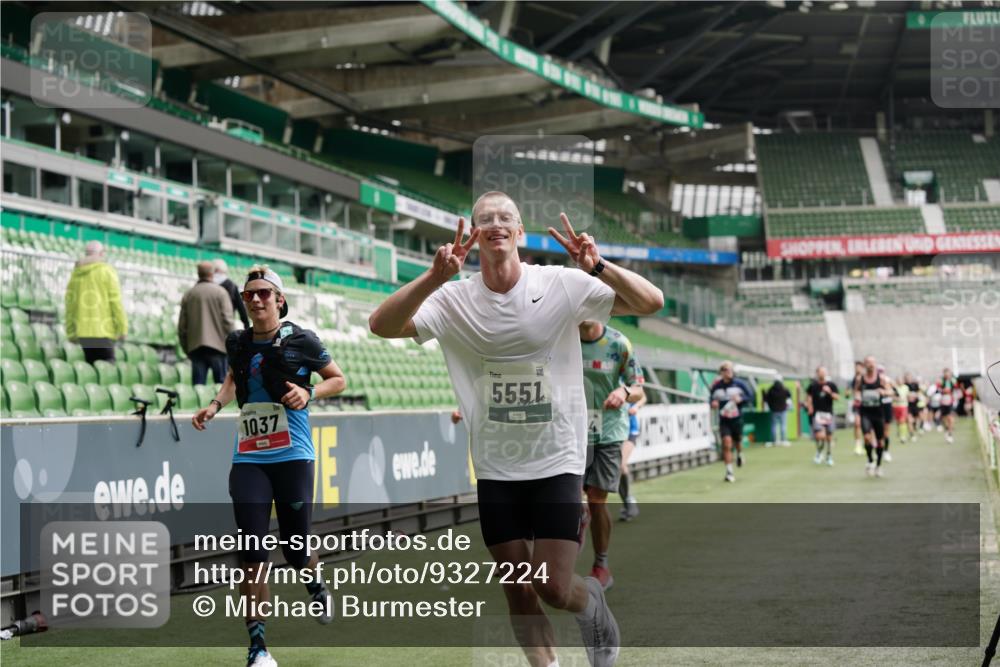 05.10.2025 - 20. swb-Marathon Bremen Michael Burmester http://msf.ph/oto/9327224 05.10.2025 12:51:01 Laufen im Stadion 122, 334, 503, 601, 688, 736, 745, 1025, 1033, 1037, 1044, 1166, 1359, 1450, 1499, 1577, 1689, 1701, 1909, 2059, 2381, 2493, 3228, 3267, 3291, 3419, 3608, 3661, 4032, 4104, 4366, 4654, 4962, 5184, 5418, 5551, 5564, 5817, 5838, 6066, 6210, 6252, 6401, 6477, 6681, 6775, 7493, 7723, 8083, 8995, 511, 679, 845, 906, 939, 1388, 1707, 2721, 3228, 3259, 3353, 4318, 4367, 4938, 5118, 5389, 5564, 5873, 6214, 6216, 6281, 6717, 7826, 7963, 8873, 8907 meine-sportfotos.de