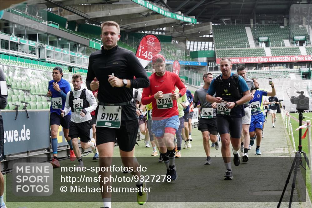 05.10.2025 - 20. swb-Marathon Bremen Michael Burmester http://msf.ph/oto/9327278 05.10.2025 12:55:33 Laufen im Stadion 78, 124, 169, 240, 319, 663, 760, 944, 1261, 1326, 1490, 1531, 1737, 1774, 1825, 1910, 1931, 1945, 2022, 2162, 2431, 2459, 2490, 2494, 2605, 2642, 2716, 2884, 2942, 3074, 3489, 3515, 3519, 3612, 3749, 3838, 3944, 4079, 4116, 4149, 4195, 4212, 4456, 4672, 4771, 4796, 4816, 4823, 4853, 4919, 5034, 5093, 5152, 5177, 5289, 5484, 5554, 5615, 5691, 5719, 5833, 5907, 6048, 6106, 6184, 6276, 6515, 6527, 6570, 6615, 6649, 6744, 6820, 6937, 7052, 8060, 82, 104 meine-sportfotos.de