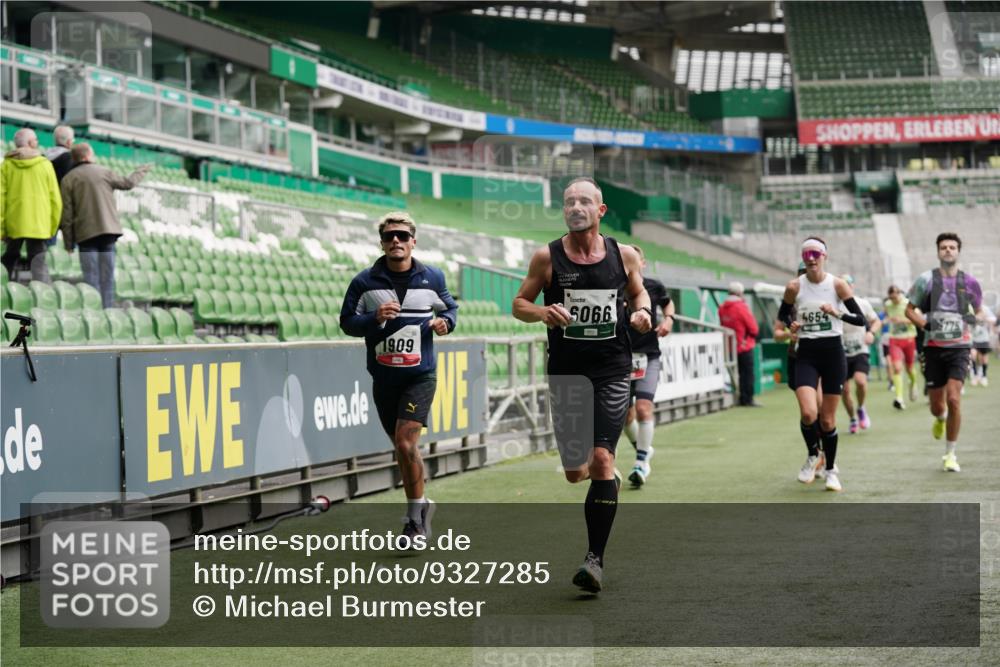 05.10.2025 - 20. swb-Marathon Bremen Michael Burmester http://msf.ph/oto/9327285 05.10.2025 12:51:06 Laufen im Stadion 122, 334, 503, 601, 688, 745, 750, 1033, 1037, 1044, 1064, 1166, 1359, 1450, 1499, 1577, 1689, 1701, 1909, 1911, 2059, 2279, 2350, 2381, 2493, 2526, 3267, 3291, 3419, 3608, 3661, 4032, 4104, 4366, 4654, 4962, 5184, 5418, 5551, 5817, 5838, 6066, 6210, 6252, 6401, 6477, 6681, 6775, 7493, 7723, 8083, 8682, 8995, 679, 736, 906, 939, 1025, 1359, 1707, 2721, 3228, 3259, 4318, 4367, 4938, 5389, 5564, 5873, 6216, 6281, 6717, 7826, 7963, 8907 meine-sportfotos.de