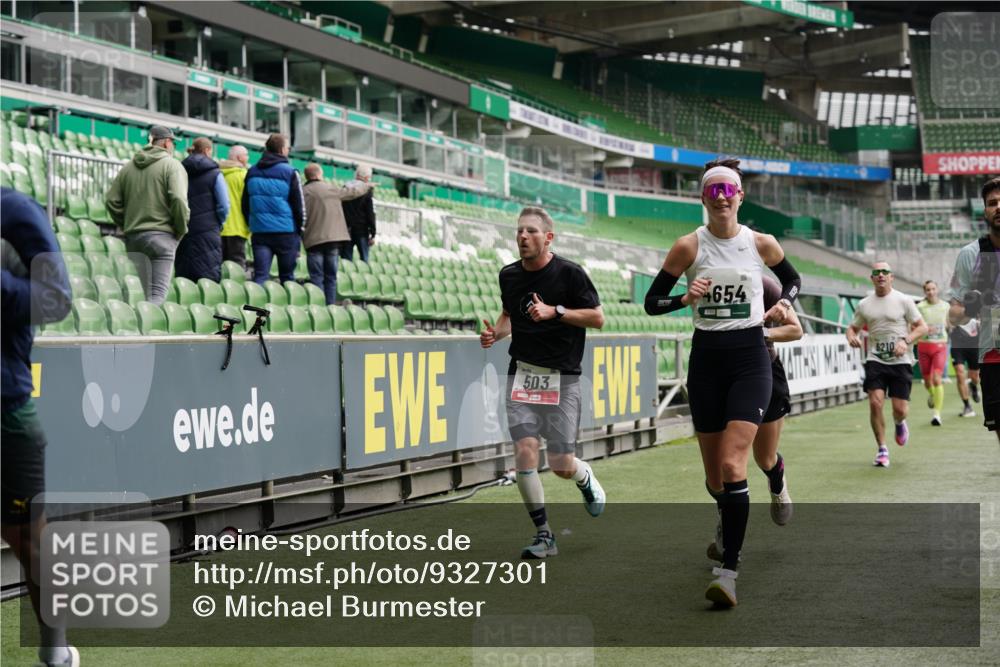 05.10.2025 - 20. swb-Marathon Bremen Michael Burmester http://msf.ph/oto/9327301 05.10.2025 12:51:09 Laufen im Stadion 122, 334, 503, 601, 688, 745, 750, 1033, 1037, 1044, 1064, 1166, 1314, 1450, 1499, 1577, 1689, 1701, 1909, 1911, 2059, 2279, 2350, 2381, 2493, 2526, 3267, 3291, 3419, 3608, 3661, 4032, 4104, 4366, 4654, 4687, 4962, 5184, 5418, 5551, 5817, 5838, 6066, 6210, 6252, 6401, 6477, 6681, 6775, 7493, 7723, 8066, 8083, 8682, 8780, 8995, 679, 736, 906, 1025, 1359, 2721, 3228, 4318, 4938, 5184, 5389, 5564, 5873, 6216, 6717, 7826, 7963, 8907 meine-sportfotos.de