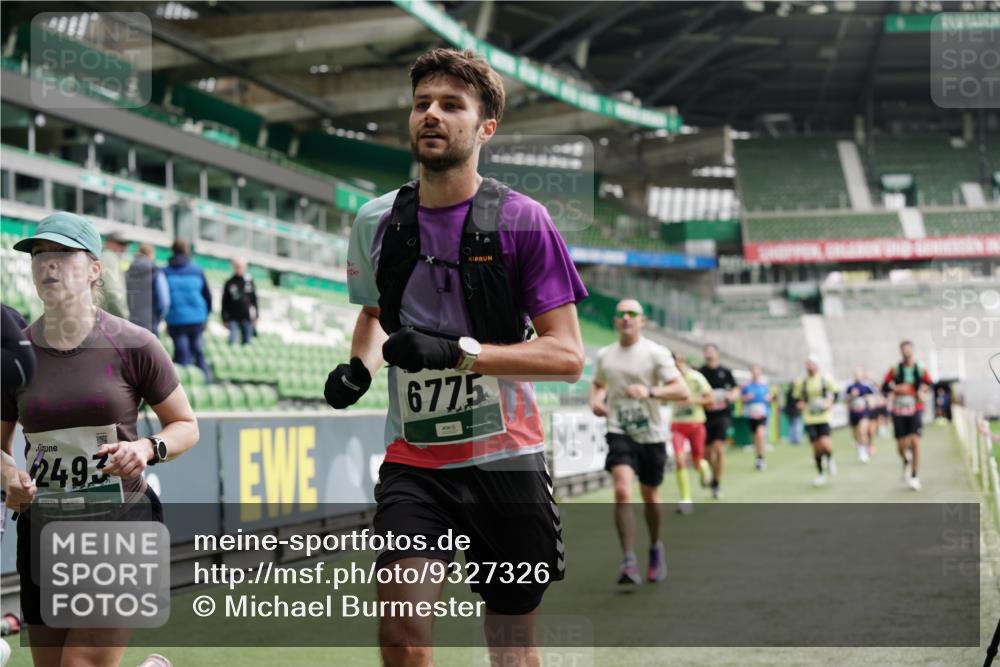 05.10.2025 - 20. swb-Marathon Bremen Michael Burmester http://msf.ph/oto/9327326 05.10.2025 12:51:11 Laufen im Stadion 122, 334, 503, 601, 688, 745, 750, 1033, 1037, 1044, 1064, 1166, 1314, 1450, 1499, 1577, 1689, 1701, 1909, 1911, 2059, 2279, 2350, 2381, 2493, 2526, 3267, 3291, 3419, 3608, 3661, 4032, 4104, 4260, 4366, 4654, 4687, 4962, 5418, 5551, 5817, 5838, 6066, 6210, 6252, 6401, 6477, 6681, 6775, 7493, 7723, 8066, 8083, 8682, 8780, 8995, 679, 736, 906, 1025, 1359, 2381, 2721, 3228, 4938, 5184, 5389, 5418, 5564, 5873, 6717, 7826, 7963, 8907 meine-sportfotos.de