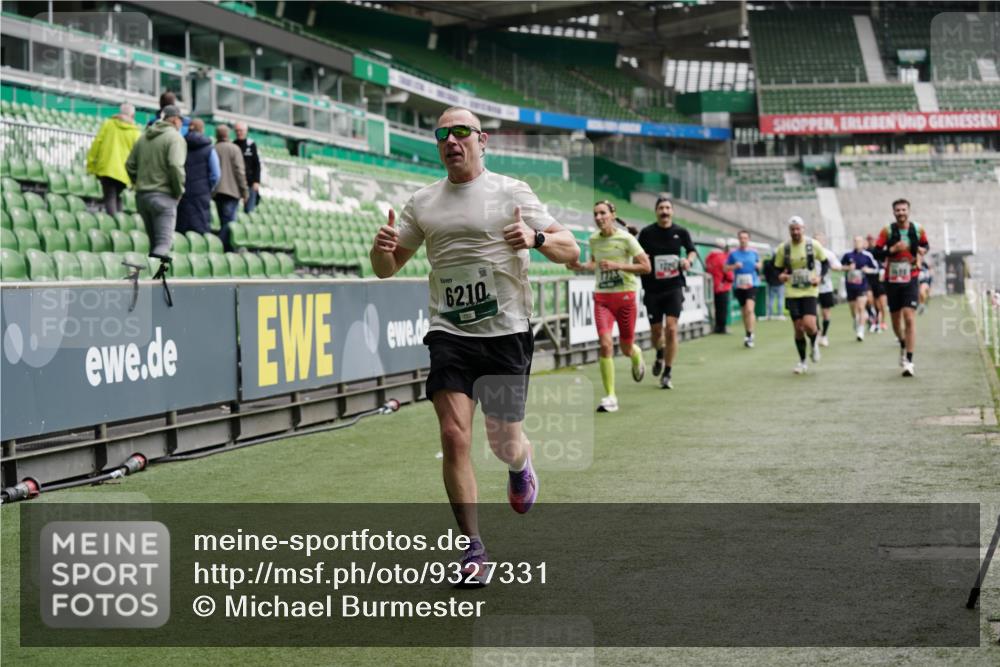 05.10.2025 - 20. swb-Marathon Bremen Michael Burmester http://msf.ph/oto/9327331 05.10.2025 12:51:12 Laufen im Stadion 122, 334, 503, 601, 688, 745, 750, 1033, 1037, 1044, 1064, 1166, 1314, 1450, 1499, 1577, 1689, 1701, 1909, 1911, 2059, 2279, 2350, 2493, 2526, 3267, 3291, 3419, 3608, 3661, 4032, 4104, 4260, 4366, 4654, 4687, 4962, 5551, 5817, 5838, 6066, 6210, 6252, 6401, 6477, 6681, 6775, 7493, 7713, 7723, 8066, 8083, 8682, 8780, 8995, 679, 736, 906, 1025, 1044, 1359, 2381, 2721, 3228, 3291, 4938, 5184, 5389, 5418, 5564, 5873, 6717, 7493, 7826, 7963, 8907 meine-sportfotos.de