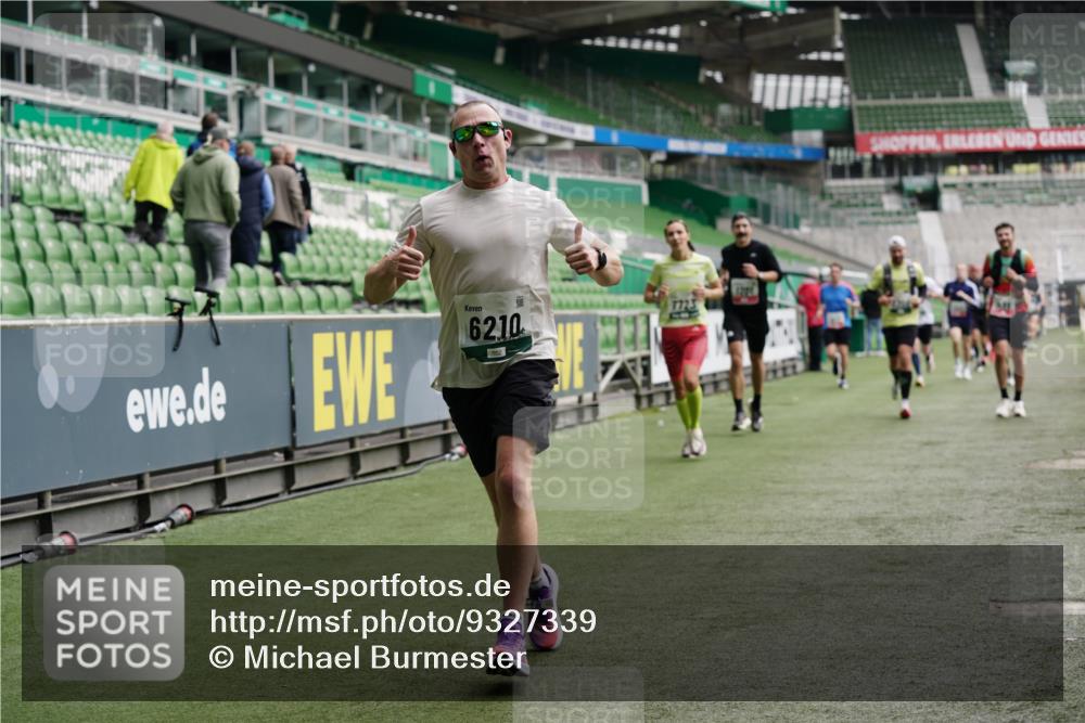 05.10.2025 - 20. swb-Marathon Bremen Michael Burmester http://msf.ph/oto/9327339 05.10.2025 12:51:12 Laufen im Stadion 122, 334, 503, 601, 688, 745, 750, 1033, 1037, 1044, 1064, 1166, 1314, 1450, 1499, 1577, 1689, 1701, 1909, 1911, 2059, 2279, 2350, 2493, 2526, 3267, 3291, 3419, 3608, 3661, 4032, 4104, 4260, 4366, 4654, 4687, 4962, 5551, 5817, 5838, 6066, 6210, 6252, 6401, 6477, 6681, 6775, 7493, 7713, 7723, 8066, 8083, 8682, 8780, 8995, 679, 736, 906, 1025, 1044, 1359, 2381, 2721, 3228, 3291, 4938, 5184, 5389, 5418, 5564, 5873, 6717, 7493, 7826, 7963, 8907 meine-sportfotos.de